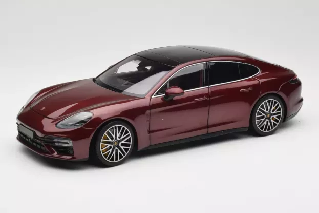 Minichamps Porsche Panamera Turbo S 2020 1:18 113061077